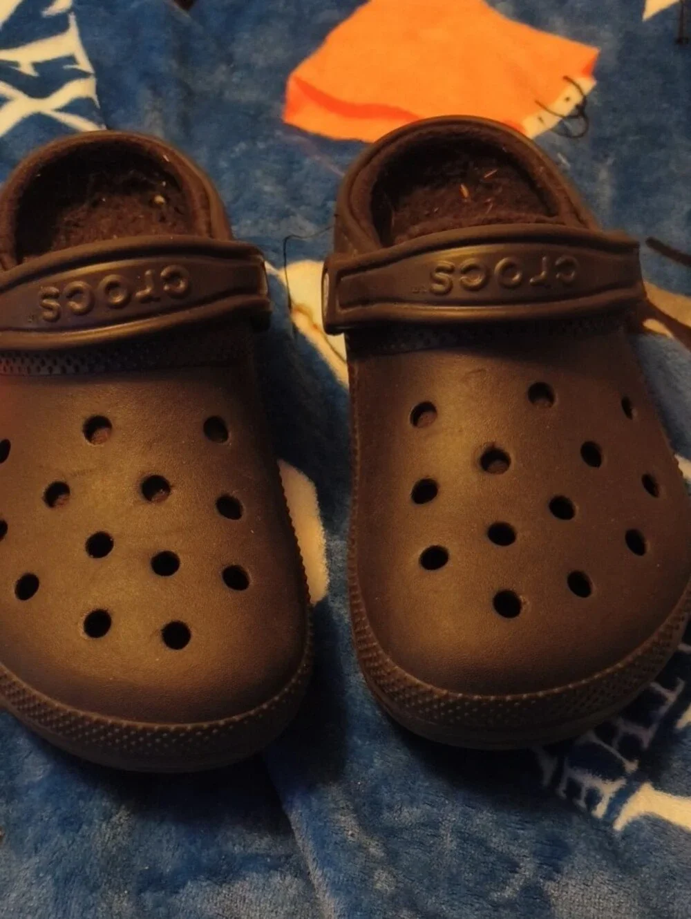 CROCS Black Fuzzy-Lined Clogs